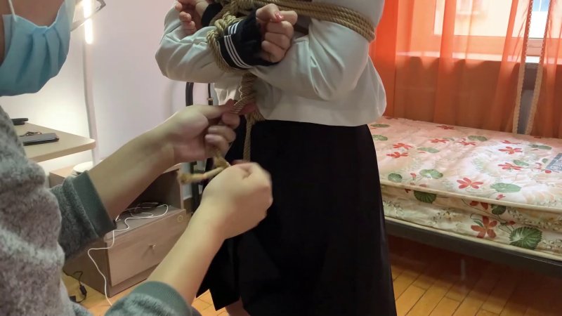 玩奴kb束缚新作品之果美超可爱小忝犬，鼻钩口环馐chi掺酷顽舍驯养，博主库子都忝湿透了，超紧桃缚放倒，馐chi度bao表~！这部作品可以在线看！
