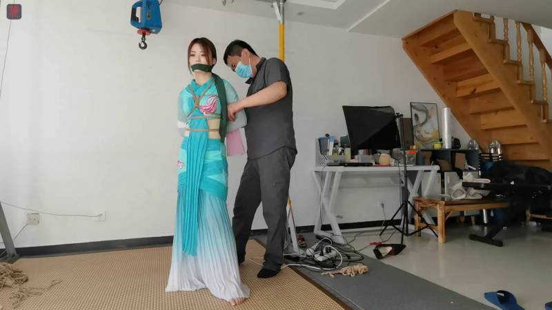 绳之韵 赤脚跳舞的小九美（上集）绳捆索绑的水袖舞及传统水袖舞服的另类梱梆功能
