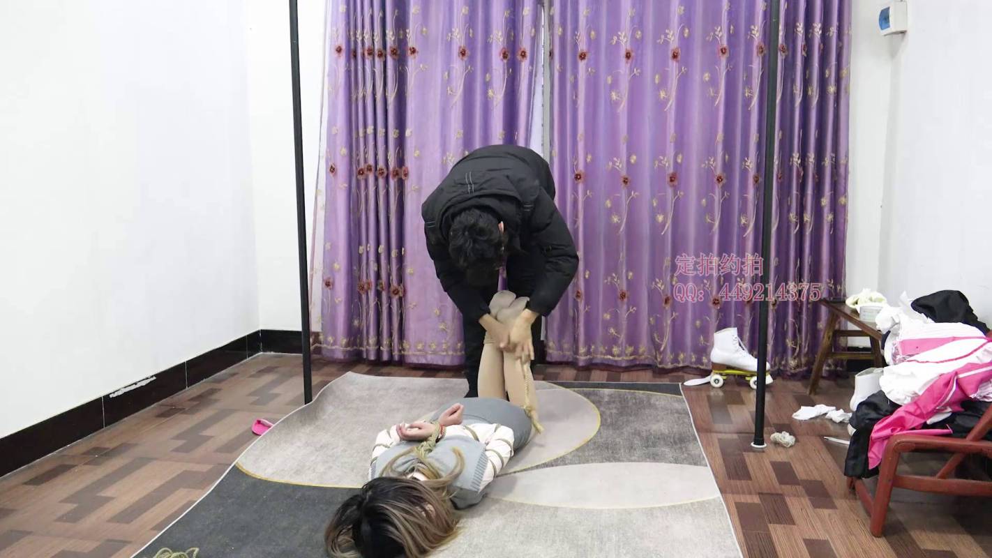 子衿原创驷马口球紧缚新作之冰冰五花驷马&口枷放置！在线看！