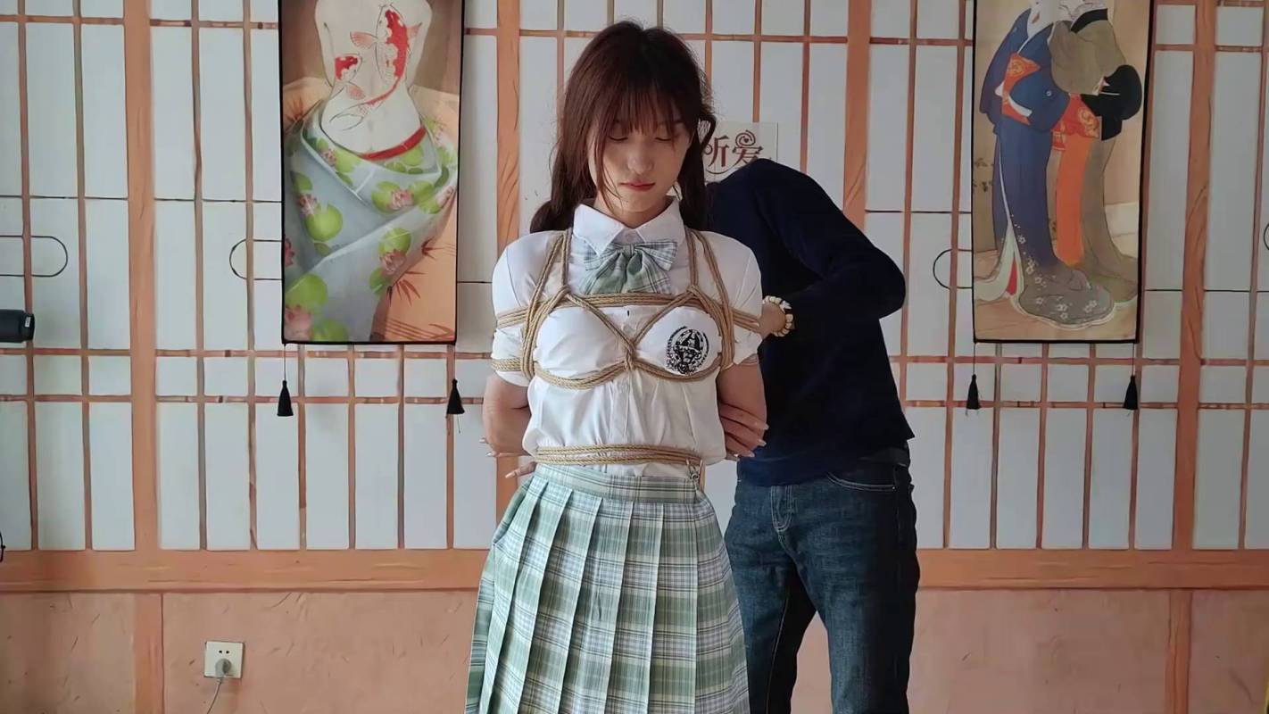 一绳所爱驷马kb新作品之大学生妍妍日式海老缚和日式驷马！这部作品可以在线看！