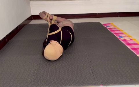 绳艺台分享新作之双层咝袜、严厉欧式驷马！在线看！
