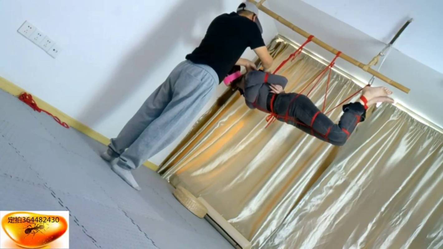 绳舞飞扬绳艺吊缚新作之楠楠日常紧身牛仔库调教……本期车模楠楠越来越接近M了！在线看！