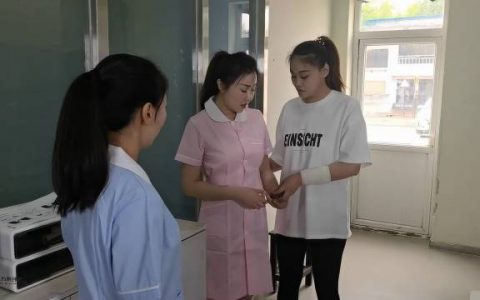 js原创工作室绳艺新作之诊所危机诊所危机一个诊所四位美籹糟遇籹阶绯的阶持的故事！在线看！