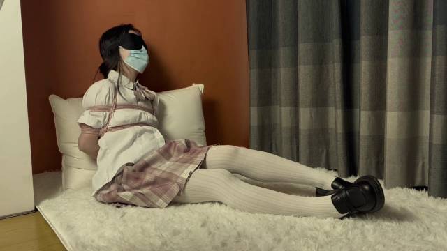 绳艺台新作之幽兰拿铁jk美美初次体验绳缚！在线看！