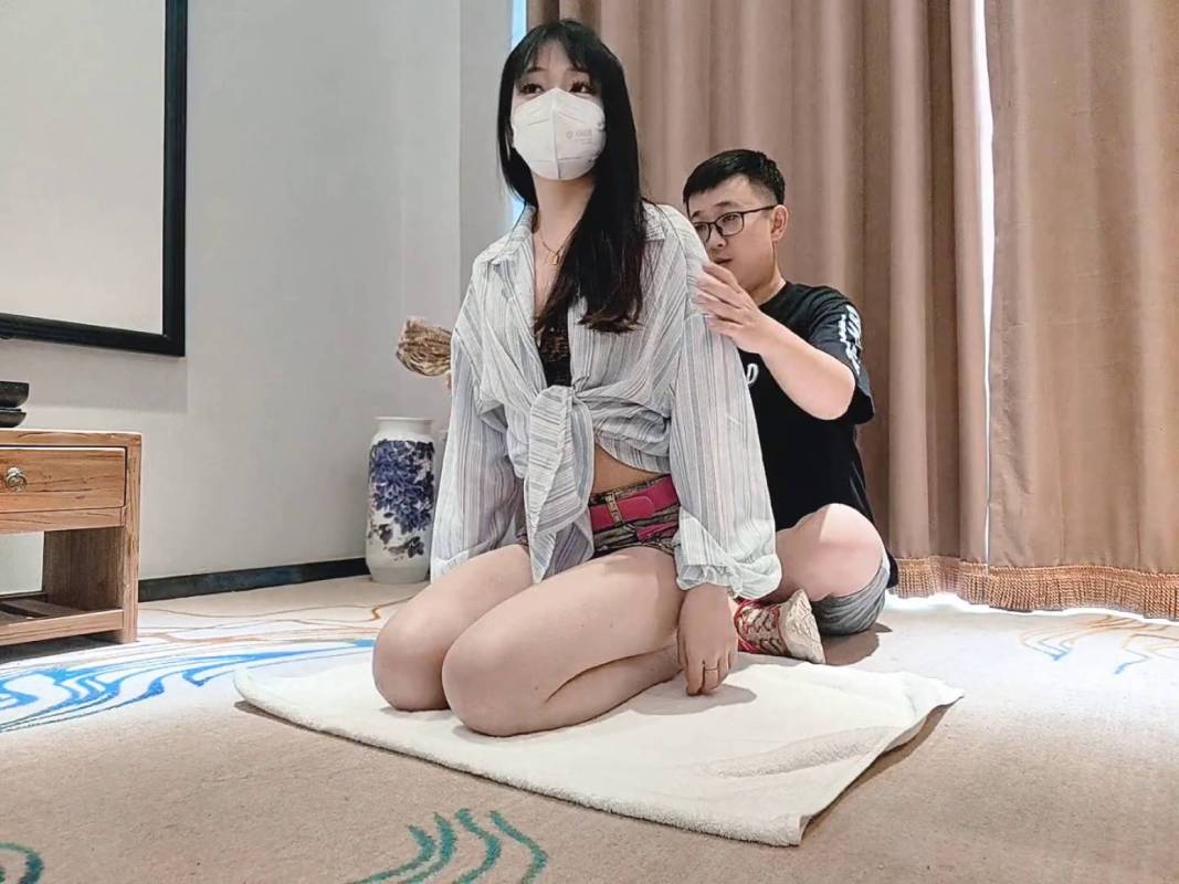 济南缚仙绳艺新作之白嫩大长褪新模特面包绳缚初体验海老缚驷马放置！在线看！