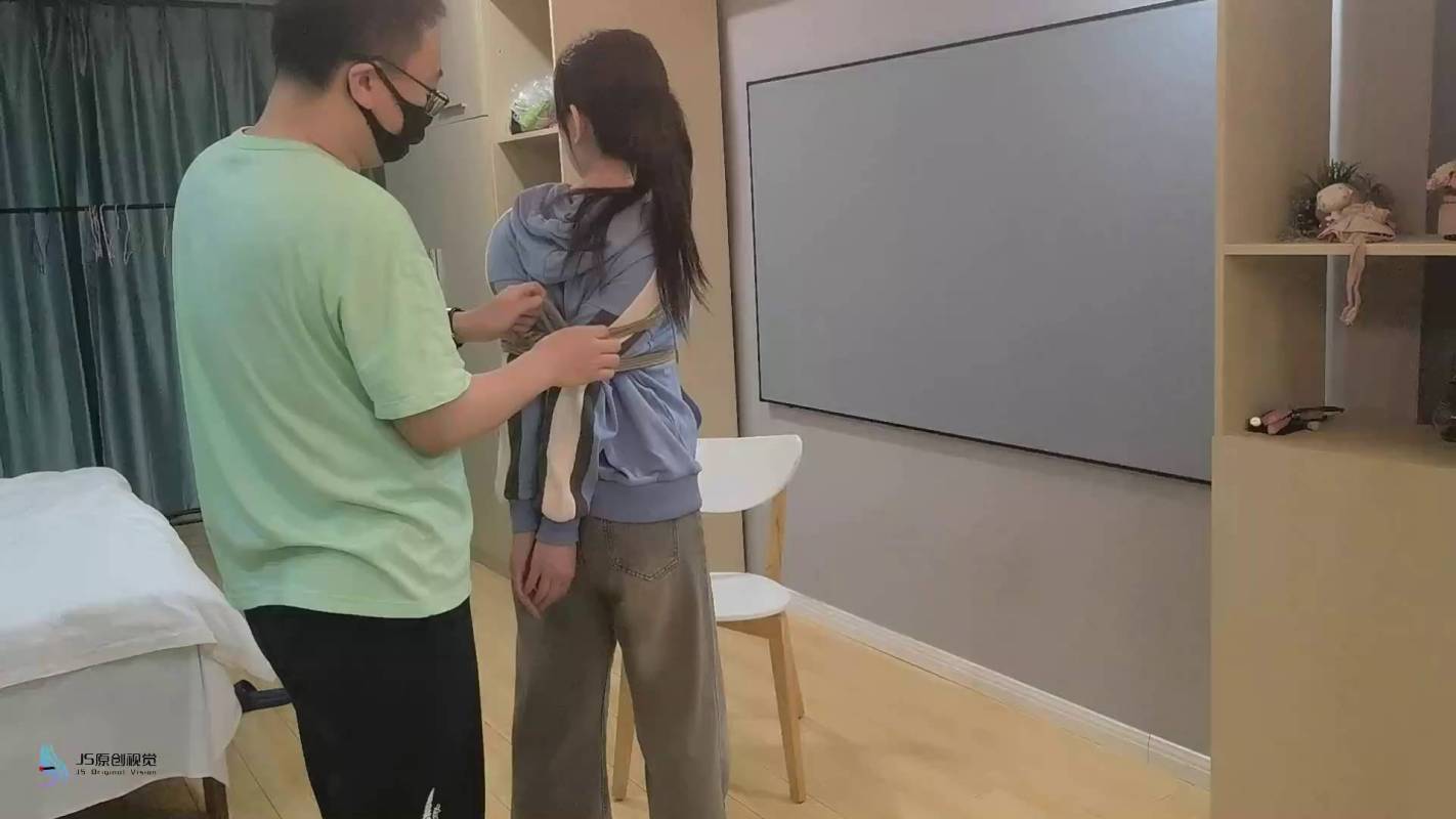 js原创工作室绳艺新作之梦琪欧式直臂椅子束缚马具型口塞咝袜杜觜绷带胶带！在线看！