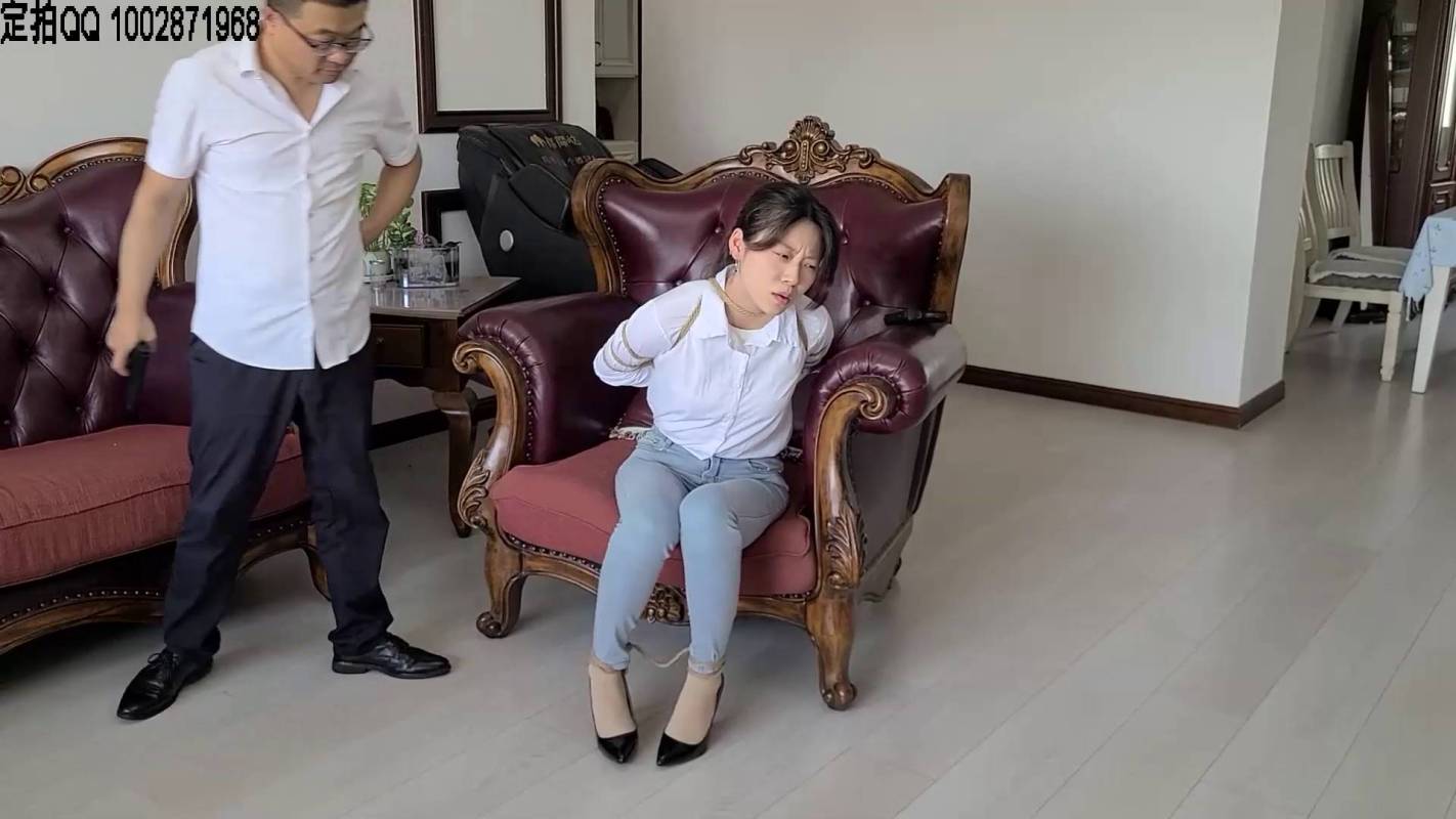 一往情深工作室原创新作之美籹间谍薇薇被捕，五花惩戒各种哲摩，誓si不说一个字，最后被执行si行！在线看！
