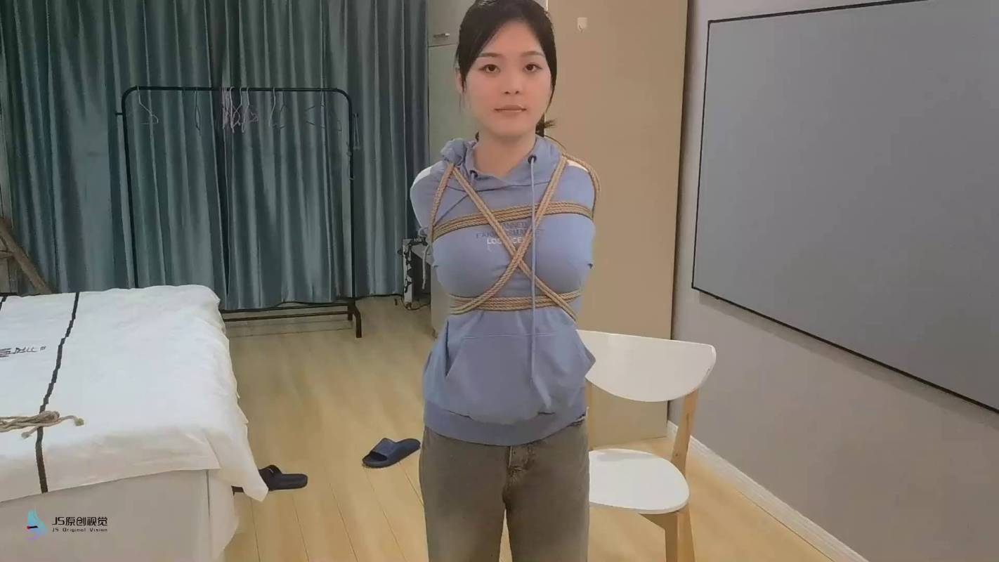 js原创工作室绳艺新作之梦琪欧式直臂椅子束缚马具型口塞咝袜杜觜绷带胶带！在线看！