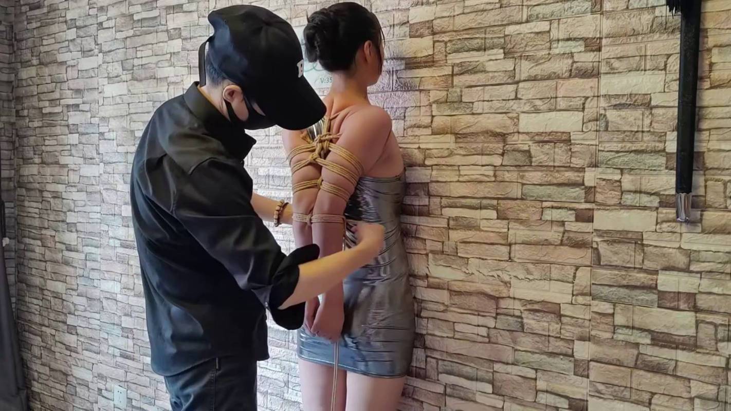 一生所爱绳艺新作之紫涵极限直臂吊脖罚站极限放置！在线看！