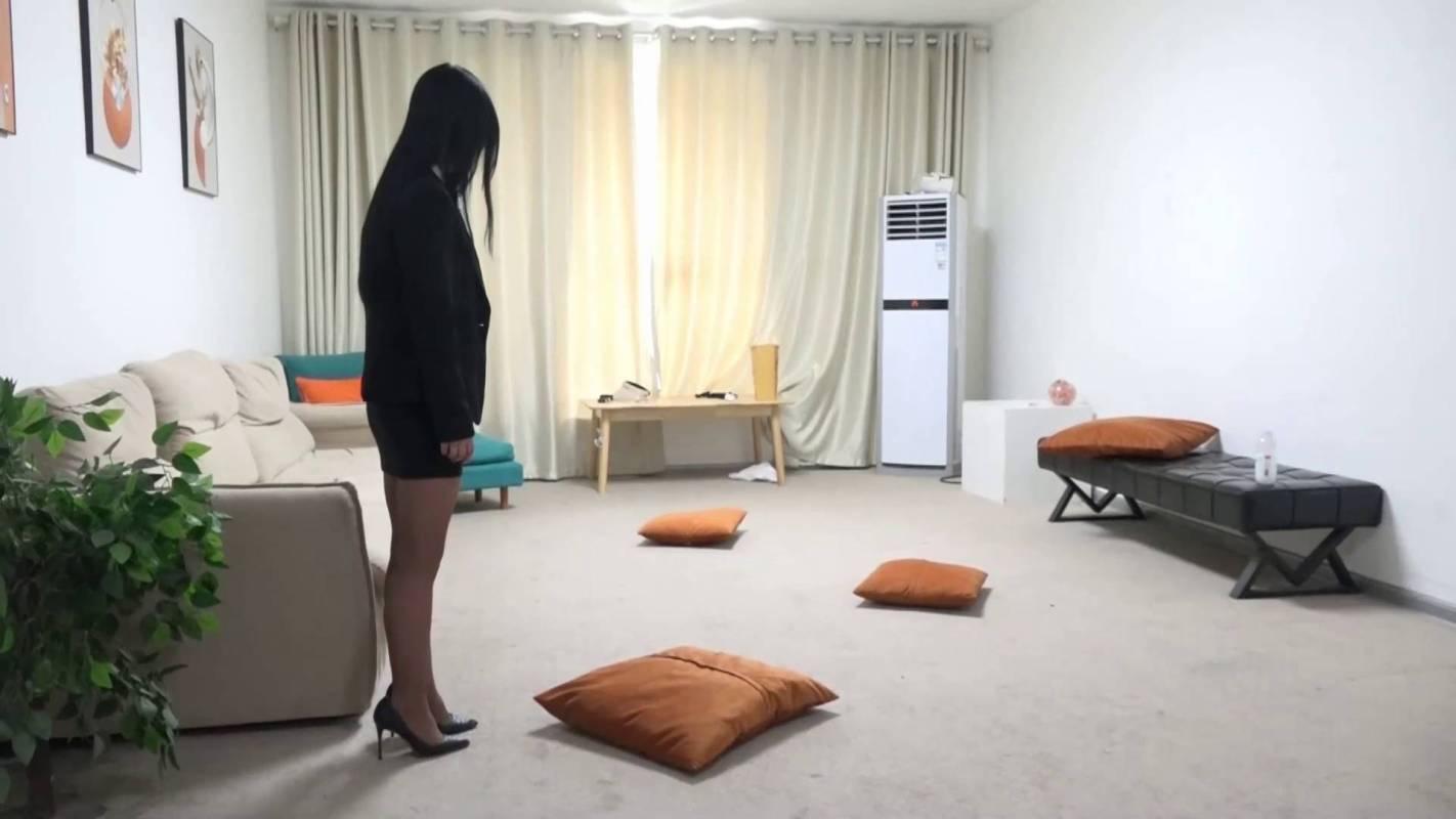 逍遥原创圈论坛作品新作之律师遇难记（上）韩玉琪琪出演，律师与自己请来的打手一起遇难被梆！在线看！