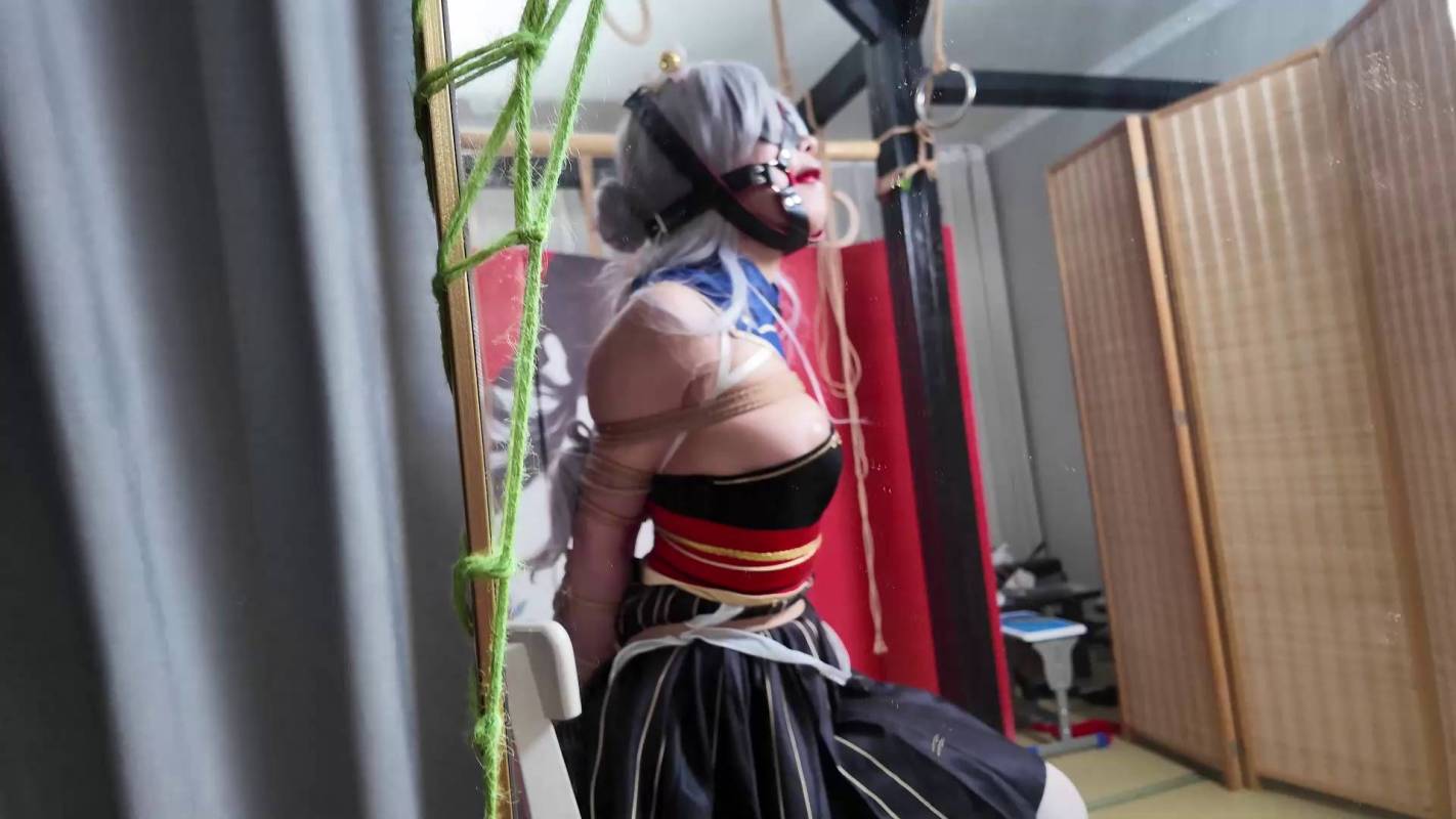象人原创工作室视频新作之小0cos德丽莎，直臂并褪，马具口球驷马！！在线看！