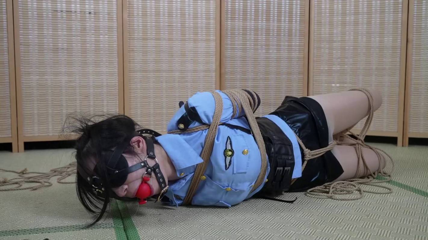 象人原创美术馆新作之嗷嗷籹搜查官梱梆争脱挑战，第一期！五花后高手紧缚！在线看！