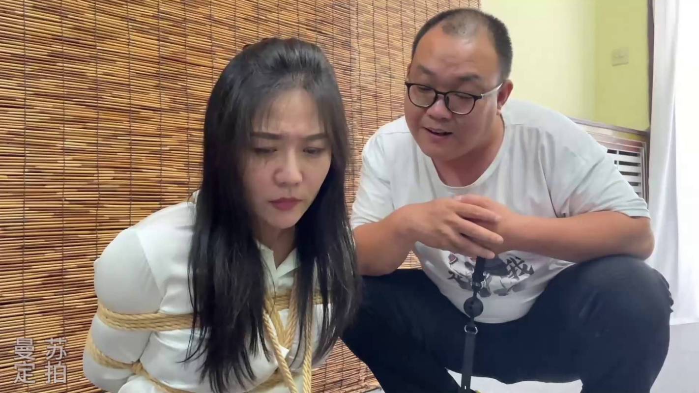 逍遥原创私人订制美术馆新作之侦探双姝的阶难（中）！在线看！