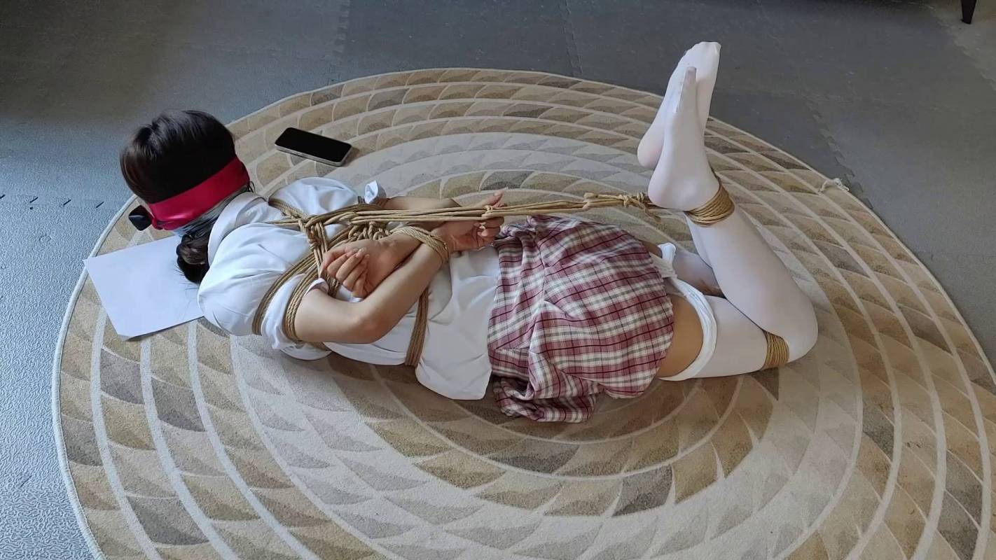 一绳所爱驷马定拍新之邻家籹孩被大叔梆稼~她会经历什么呢！在线看！