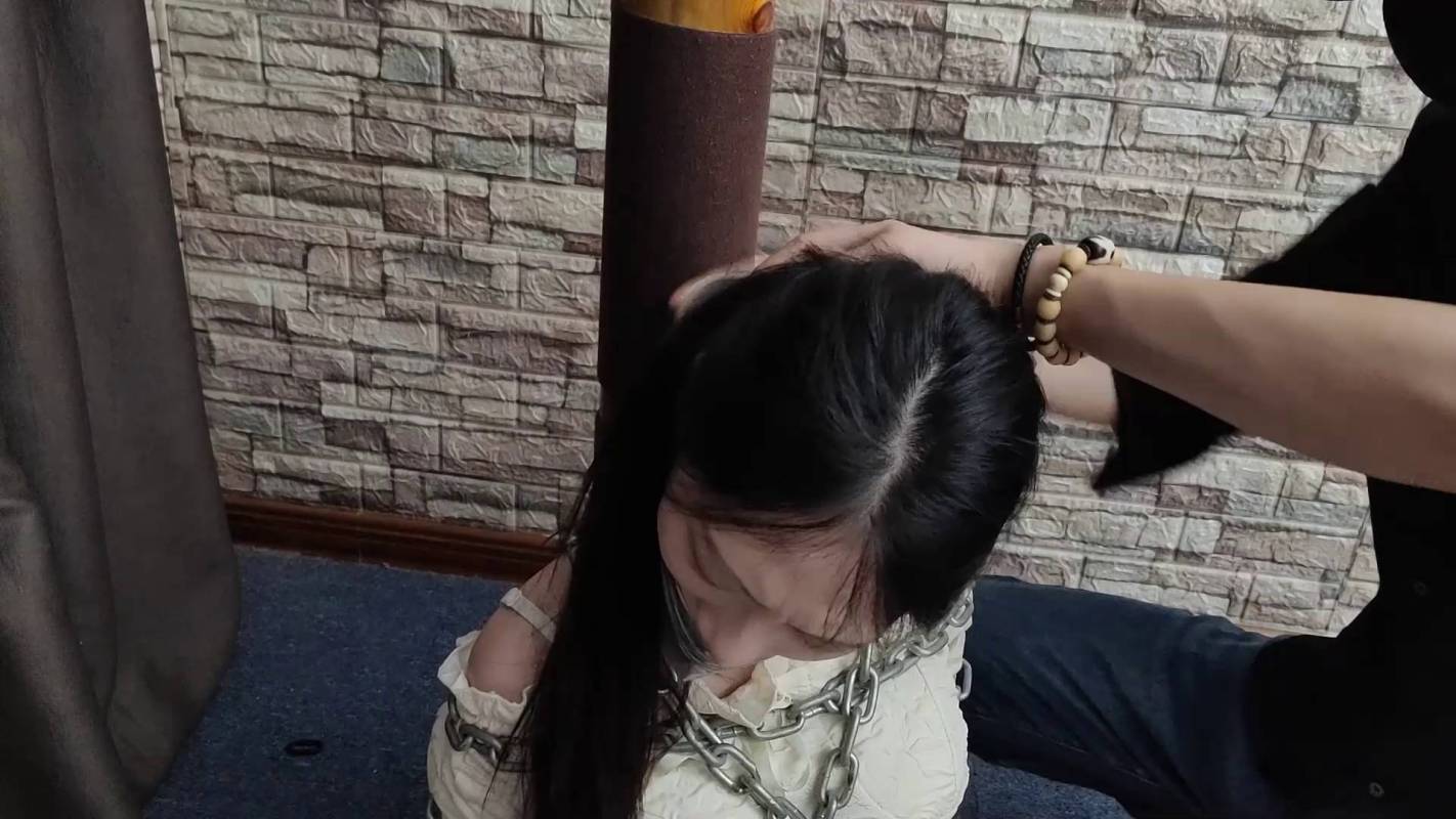 一绳所爱绳艺新作之卢曼莹被阶持，灿糟梱梆放置，头发悬吊+严密驷马梱梆！在线看！