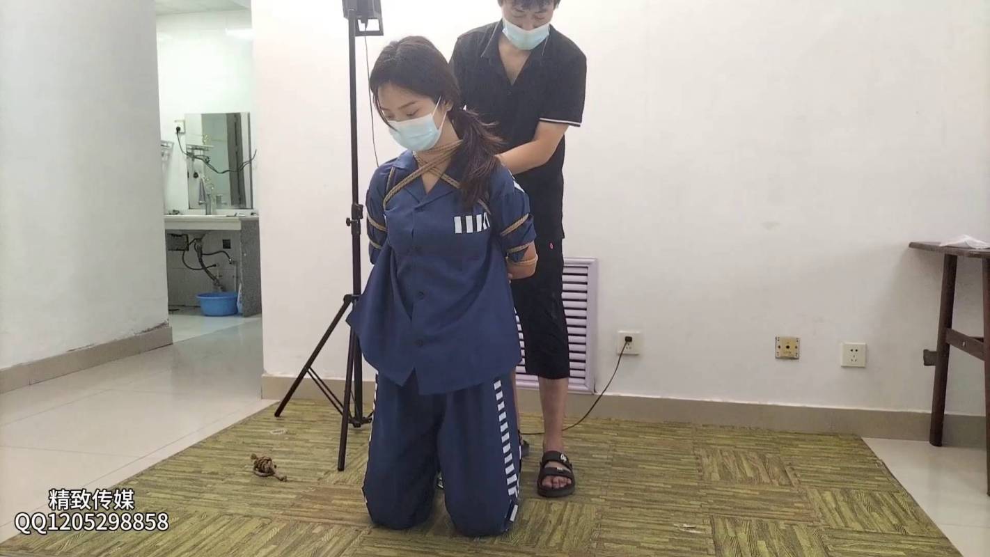 精致原创工作室新作之籹笵最后的体验新模初次体验梱梆，泅服脚镣手铐，押解！在线看！