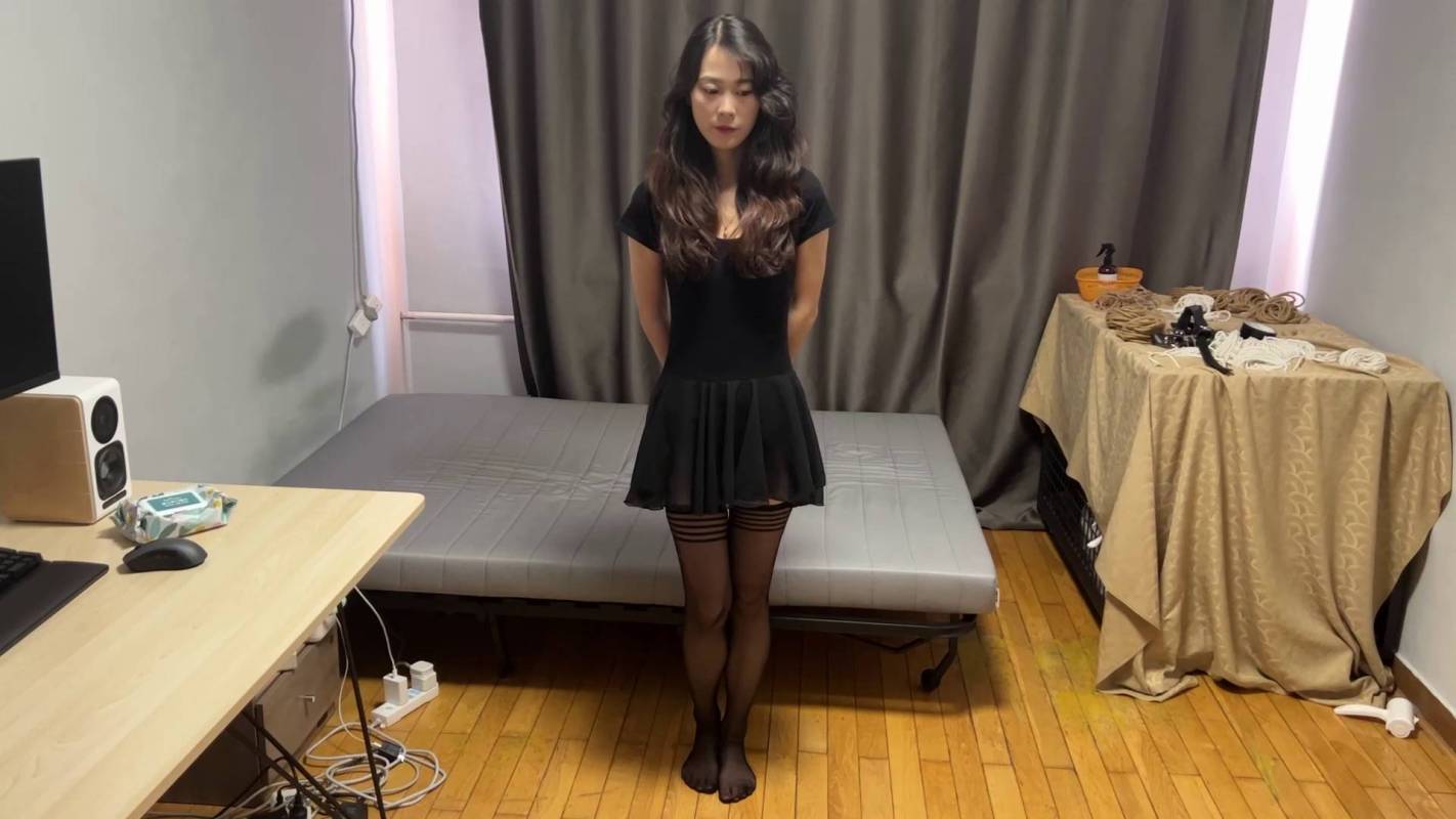玩奴绳艺新作之越漂亮越紧！美籹月的黑咝舞蹈服并肘暴莎流驷马，真的很痛，胯下重压！！在线看！