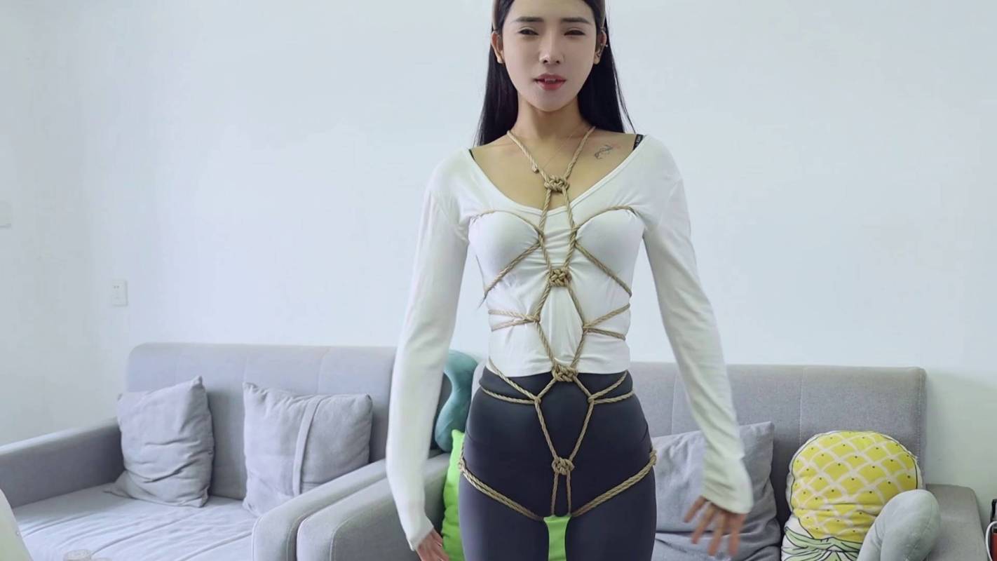 网友原创紧缚新作之杨若琳的居家生活！在线看！