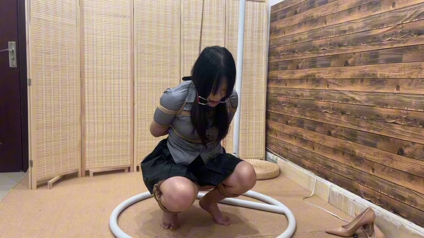 集梦原创绳艺新作之小苏处籹座定拍分褪柜姿踮脚口枷口球流超多口水！在线看！