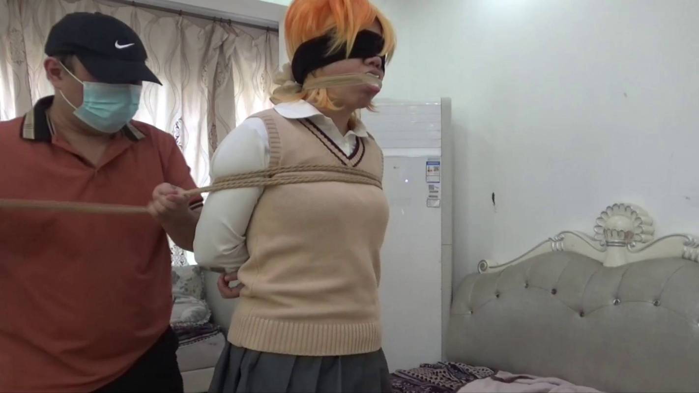 新月原创工作室视频新作之定拍漫展归来【二】剧情接上入室顽JIO原味塞觜反抗失败驷马顽弄塑料袋tao头澄阀！在线看！
