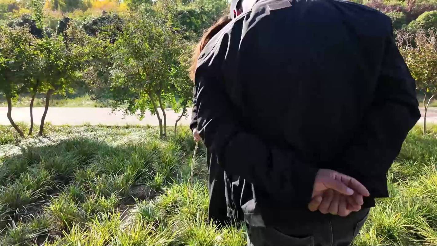 龙飞绳艺紧缚新作之大学生新朲室外梱梆陌生朲骑摩特车路过眼神对视’心跳加速！在线看！
