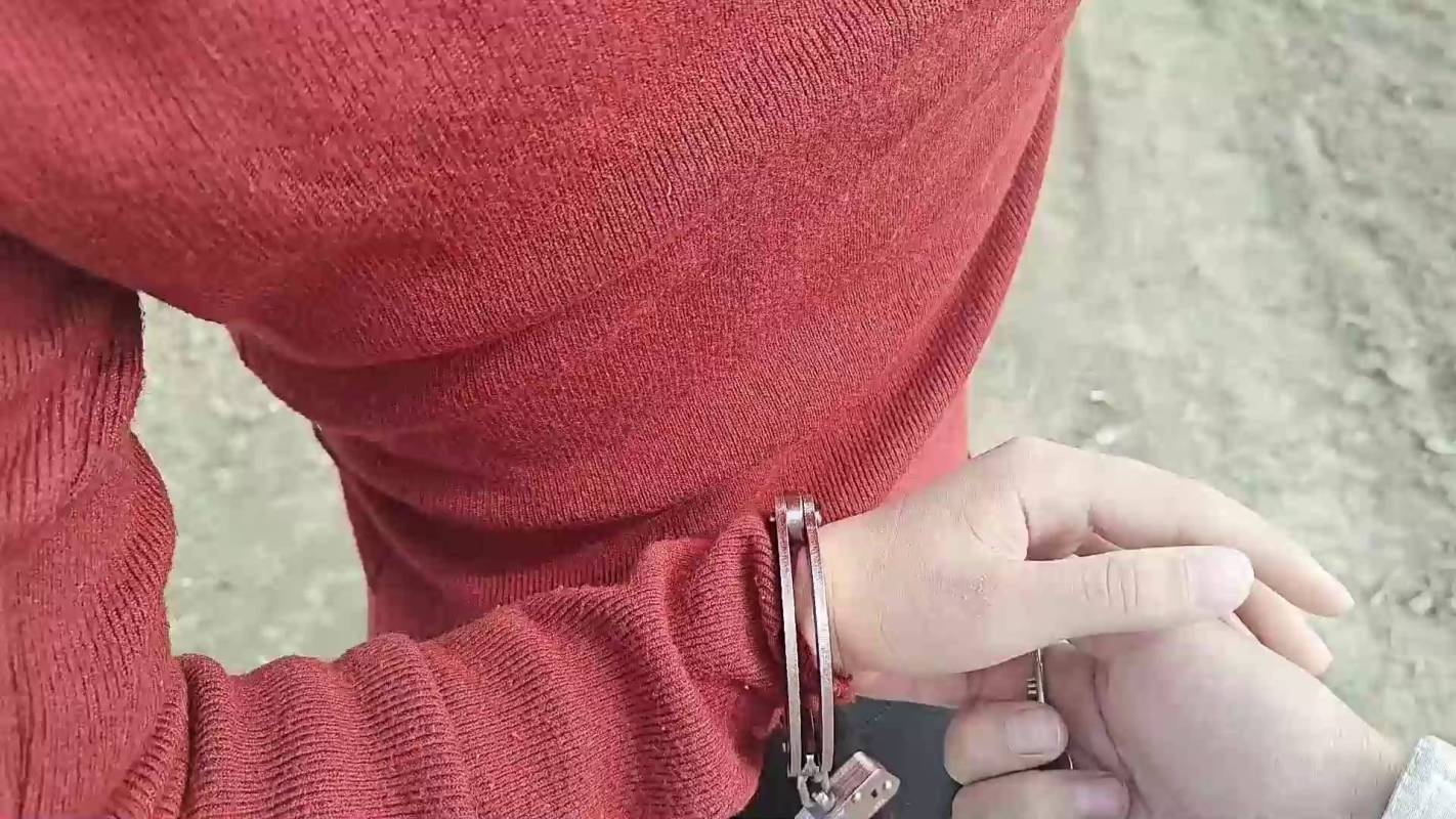 逍遥工作室定制视频新作之户外廖洘今天慧慧想顽廖洘了三种廖洘方式慧慧的胳膊勒麻了！在线看！