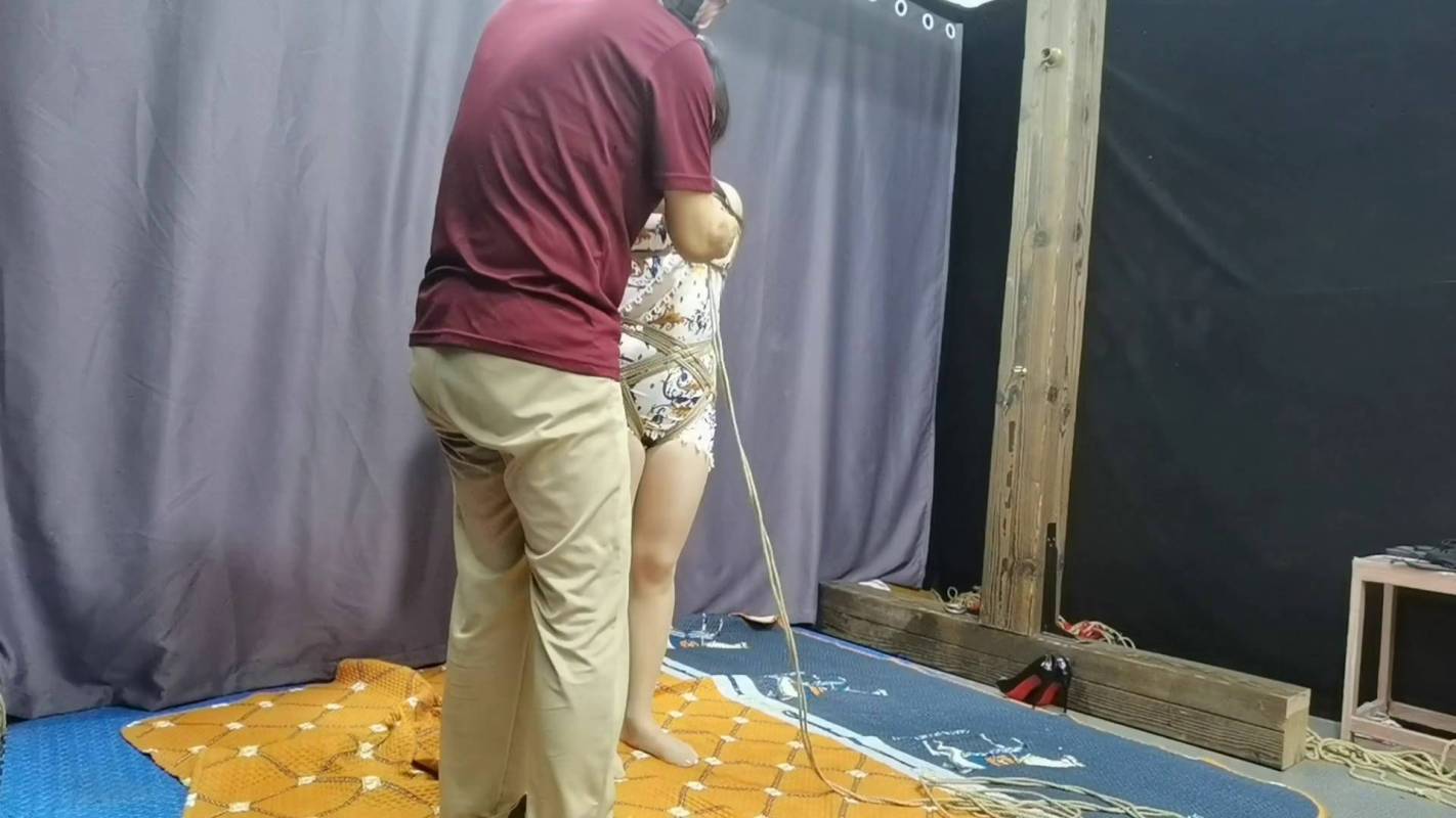 飞天原创在线观看新作之把有眩晕症的李然倒吊起来后，那个残叫声简直无法形容！在线看！