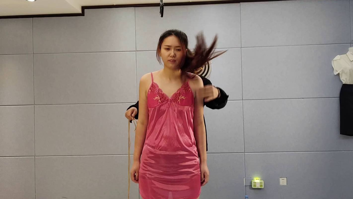 一生所爱绳艺之孟芳极紧直臂弯腰悬吊，痛苦的哀嚎！这部作品可以在线看！