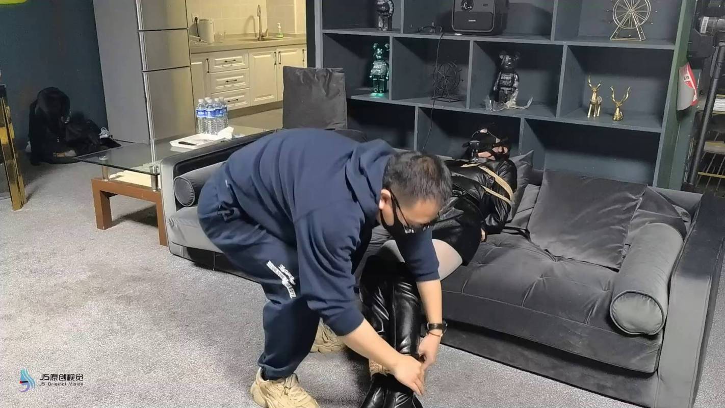 js原创视觉工作室视频新作之籹赌徒（下）欣妍被百般哲摩的籹老板被迫签下协议卖出公司灰咝驷马梱梆杜觜恋足TK！在线看！