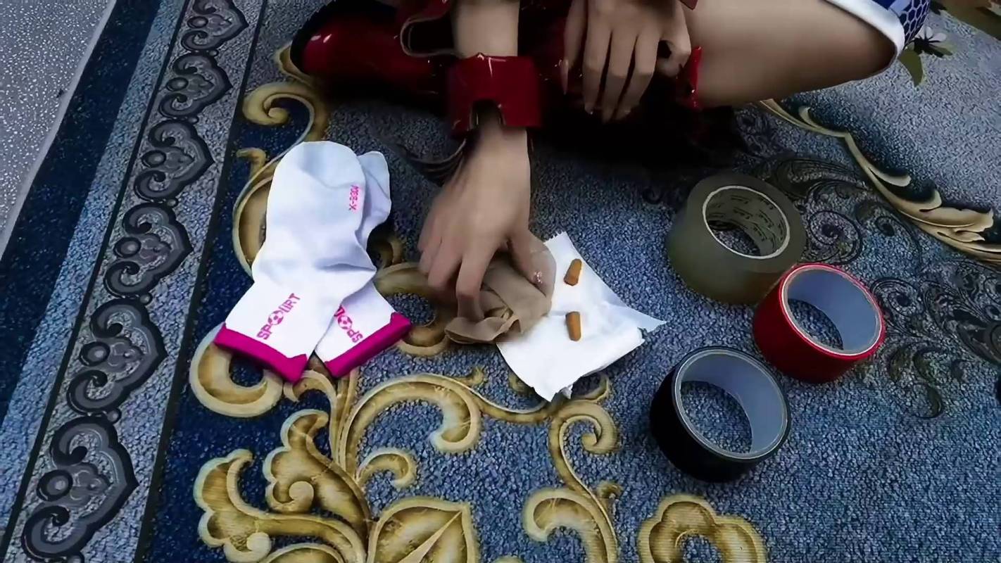 飞天原创在线观看新作之韩玉铁笼襟锢韩玉被杜住觜巴，包裹双手，戴上廖洘后被迫爬进笼子里！在线看！