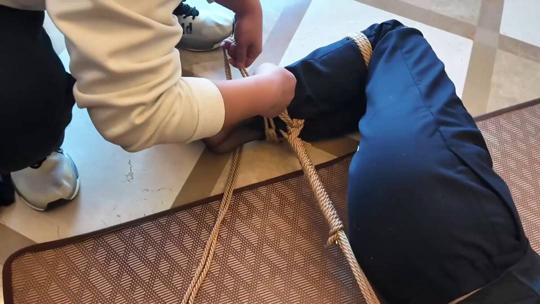 随心工作室视频精选新作之残酷的梆稼案（下）得救的小智雪婉糟遇报复，咝袜tao头驷马梱梆+柱缚椅缚！在线看！