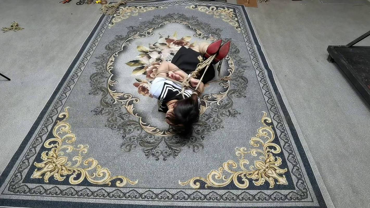 飞天绳艺工作室新作之希希口球口夹后高手驷马争札！在线看！