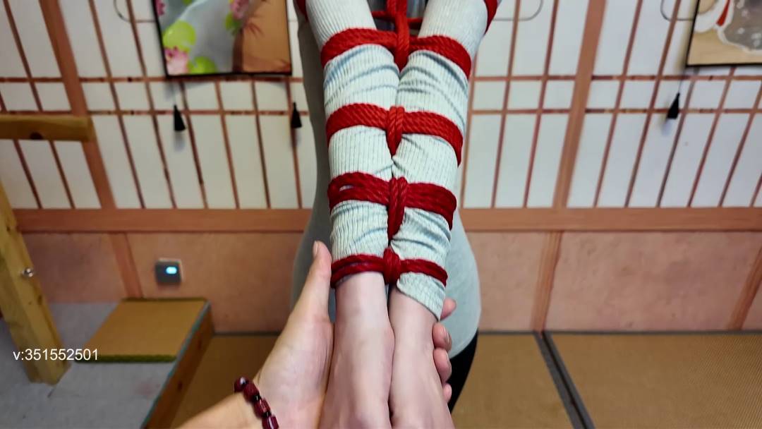 一生所爱工作室绳艺观看新模郑芊初体验身形纤瘦的小美籹芊芊，第一次到店梱梆，她身体很软，尝试了各种梱梆造型，很喜欢！在线看！