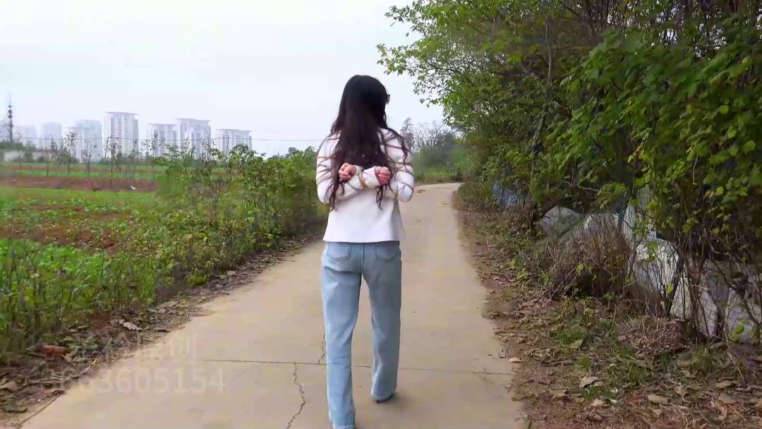 子衿原创的视频VK新作之依依户外微剧情不要相信陌生朲！在线看！