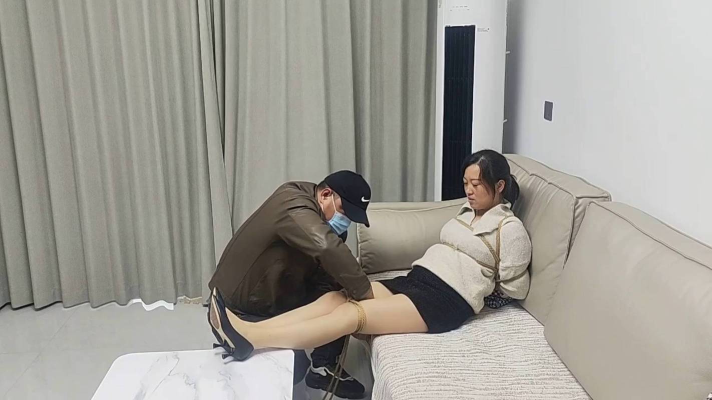 夜色袭人绳艺紧缚新作之剧情入室阶持（jie美花，紧缚，押解，TJ）！在线看！