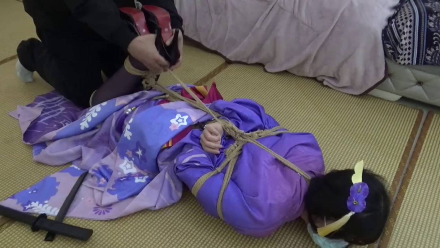 随心工作室视频精选新作之微剧情战斗系COS原神雷电将军刷小怪翻车被超紧魔法绳缚！在线看！