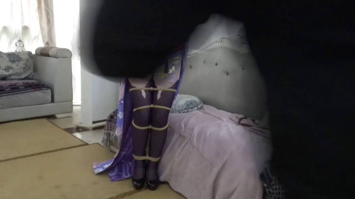 随心工作室视频精选新作之微剧情战斗系COS原神雷电将军刷小怪翻车被超紧魔法绳缚！在线看！