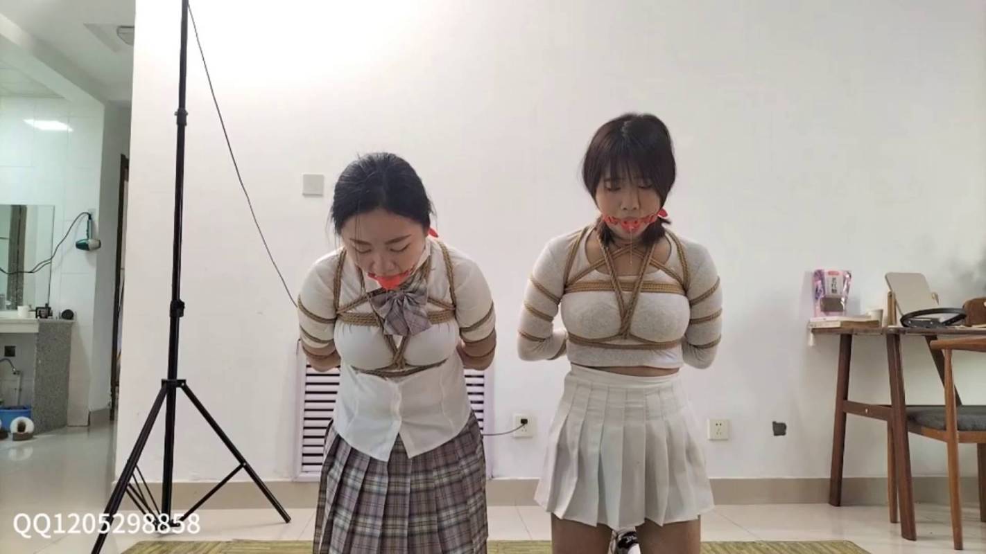 逍遥工作室定制视频新作之自作自受3下两位美籹都被dai徒迷yun，dai徒开启了网上拍卖两位美籹！在线看！