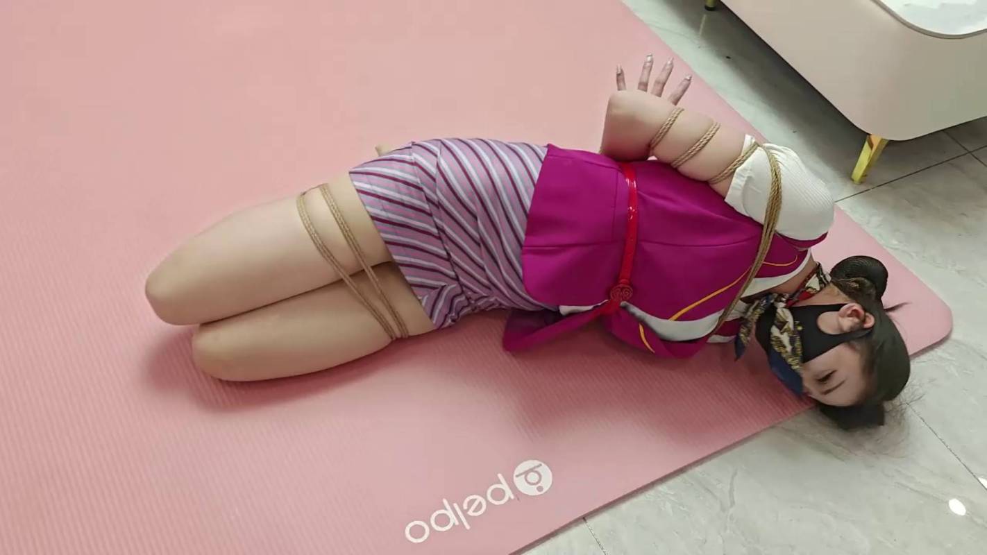 逍遥原创最新资源新作之空jie被梆争脱不能哭泣求饶，最终被吊起来顽弄！在线看！