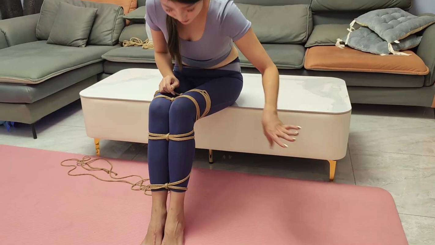 逍遥原创工作室官网新作之佳佳瑜伽服自缚！在线看！