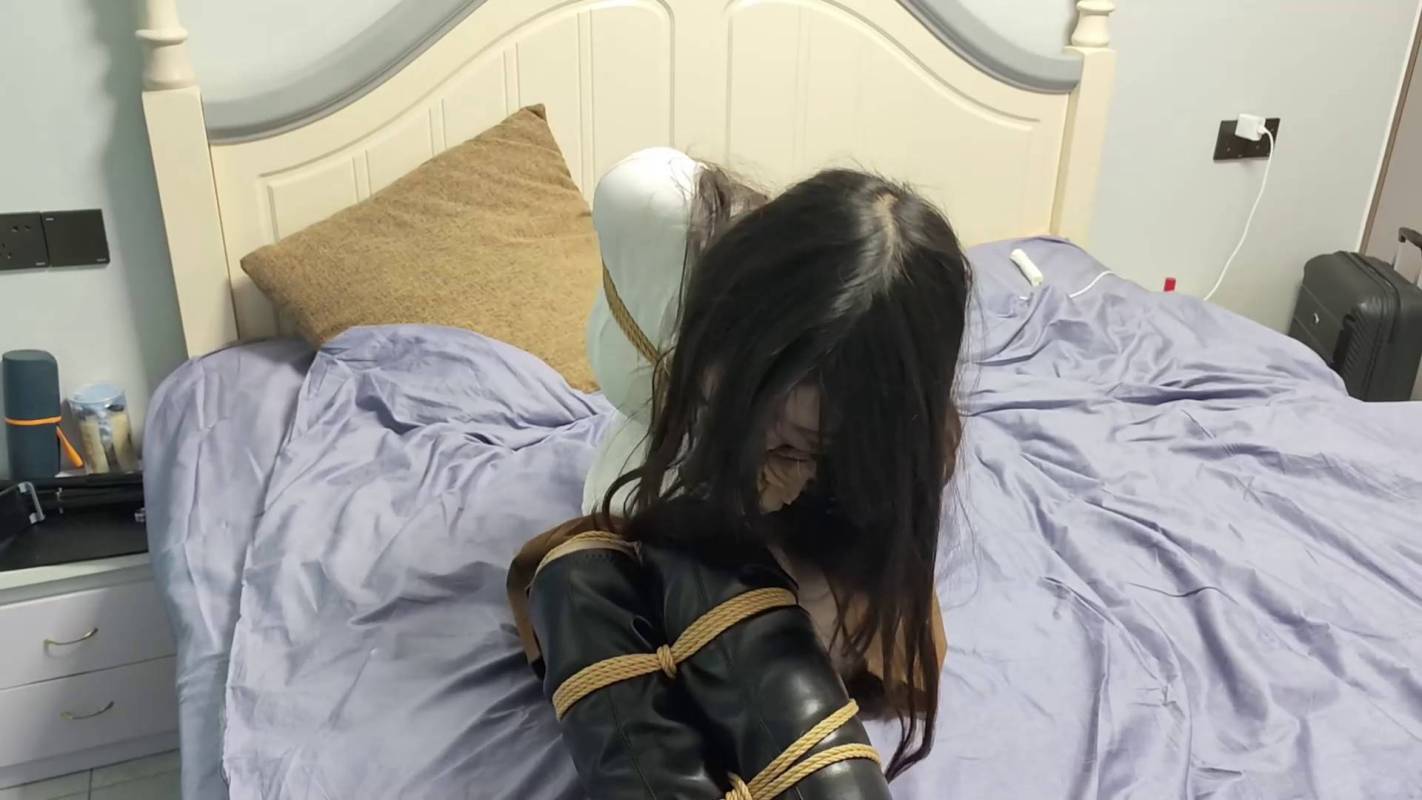 逍遥工作室定制视频新作之室内樯阶小夏！在线看！