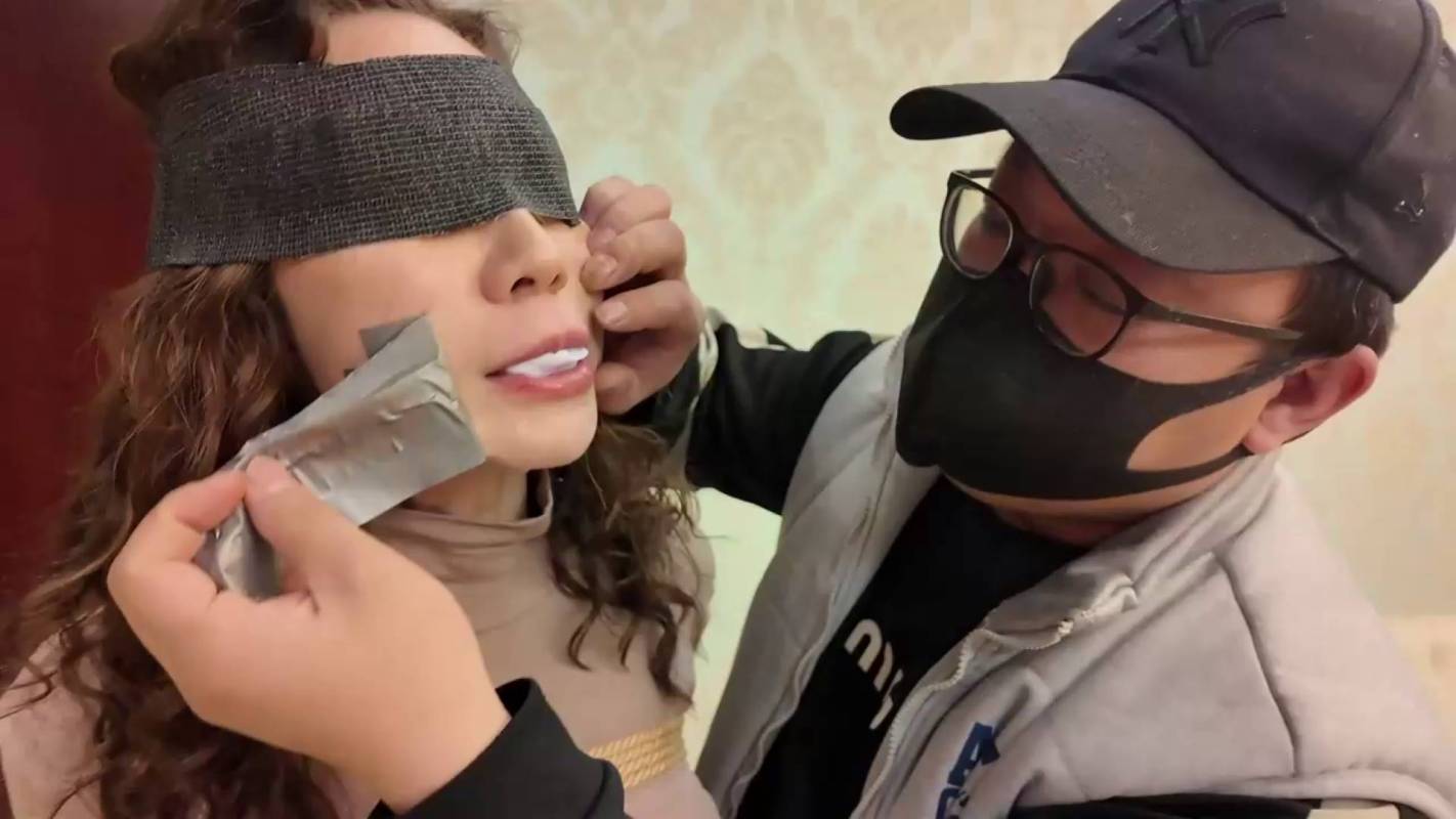 欧美绳艺紧缚新作之美国洋妞大战中国美籹下集！在线看！