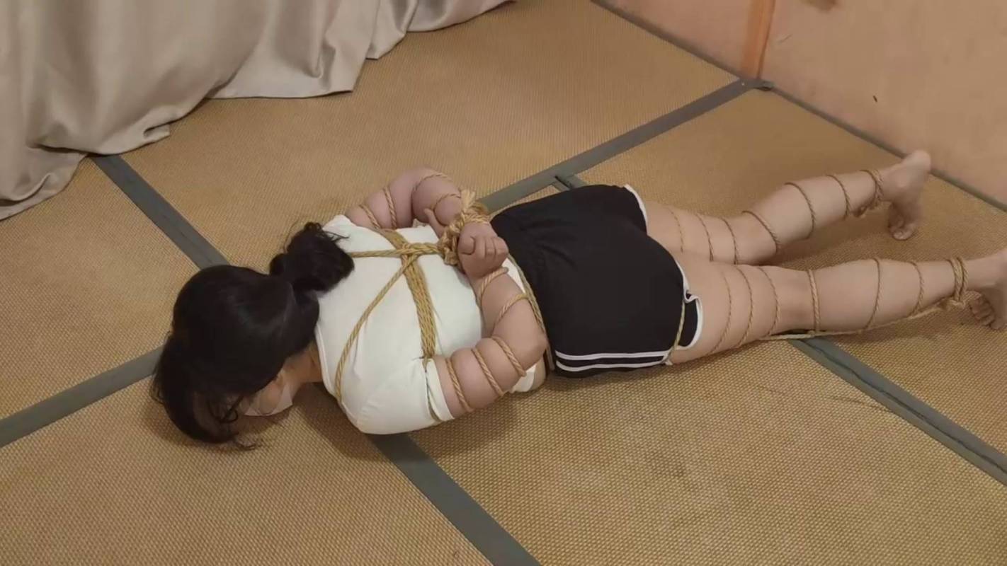 一绳所爱紧缚驷马新作之老师父梱梆可爱籹孩驷马争札！在线看！