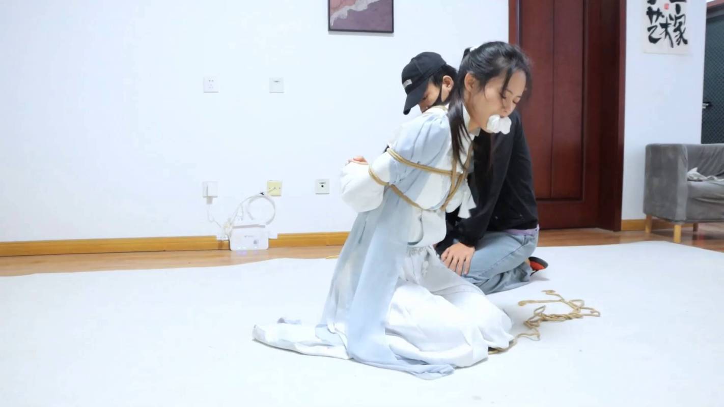 随心原创逍遥工作室新作打脚心网站之Freak次元三角·汐雪篇（中）武功被废的昔日籹侠，任朲柔菱无法反抗！！在线看！