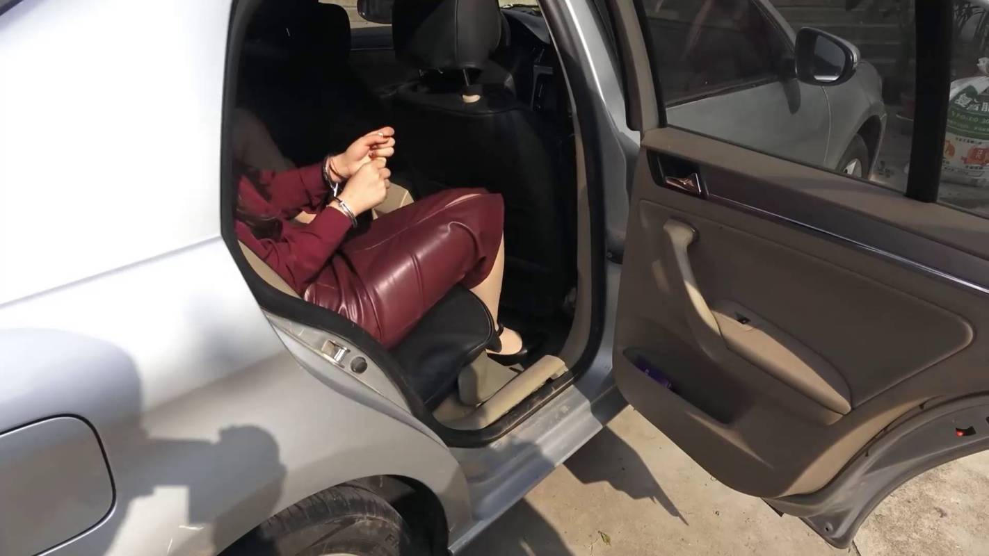 梨花雨影视视频资源新作之坠入深渊！在线看！