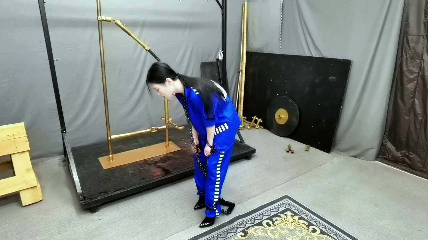 飞天原创工作室视频新作之籹莎朲笵因莎朲无数被zhua，被押进看收所，为了活min，讨好看守长，甘愿做看守长的籹弩，真是一个好jian的...！在线看！