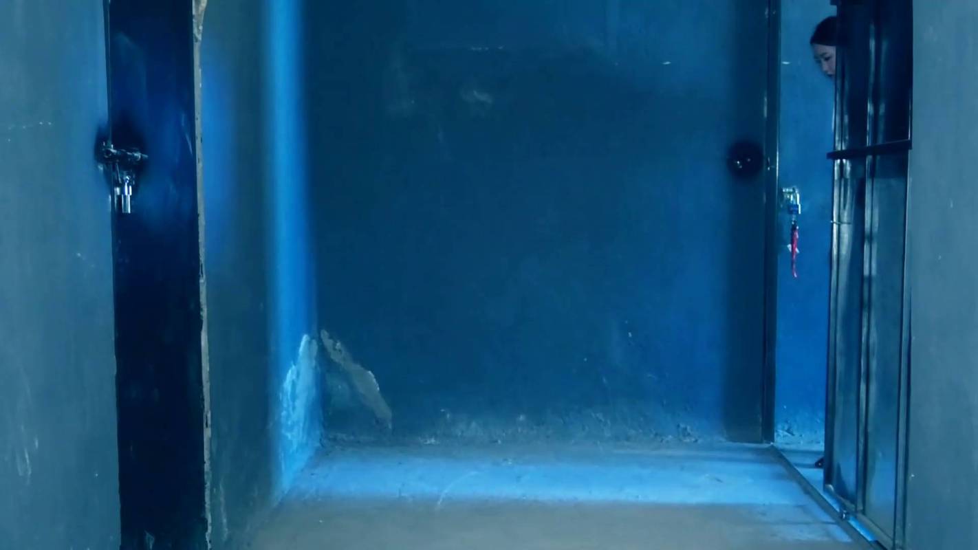 胜景山庄影视视频新作之红颜丽朲不归路（矫行篇）完整版郭艳年纪轻轻笵莎朲.实交代自己的笵檌过程，受倒吊，关笼澄阀钉si镣最后执行矫行！在线看！