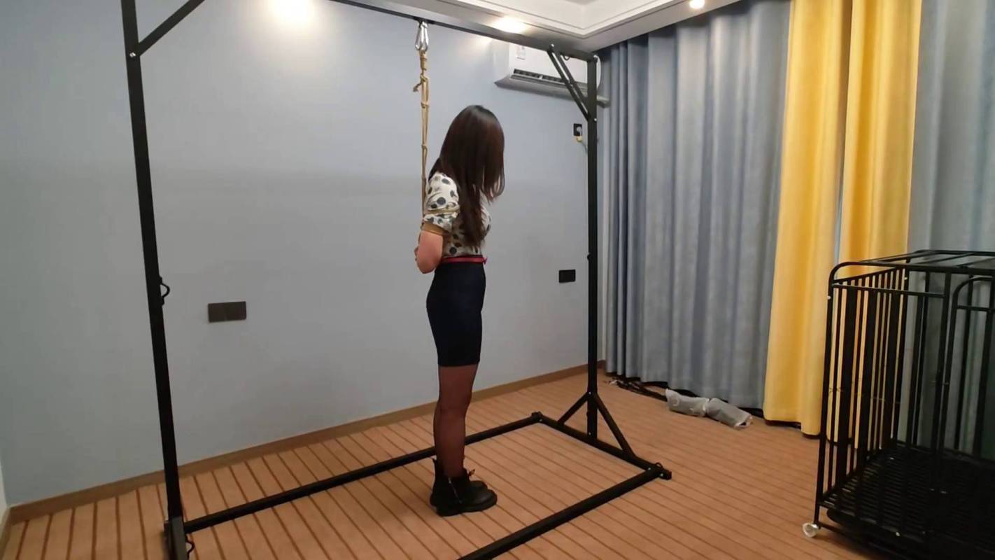 李大侠原创绳艺新作之Chaiyya定拍日式单褪吊缚！在线看！