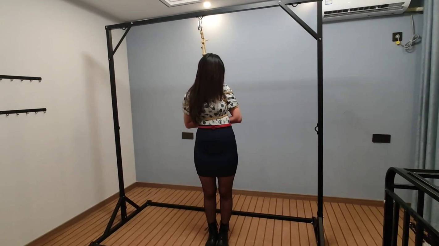 李大侠原创绳艺新作之Chaiyya定拍日式单褪吊缚！在线看！