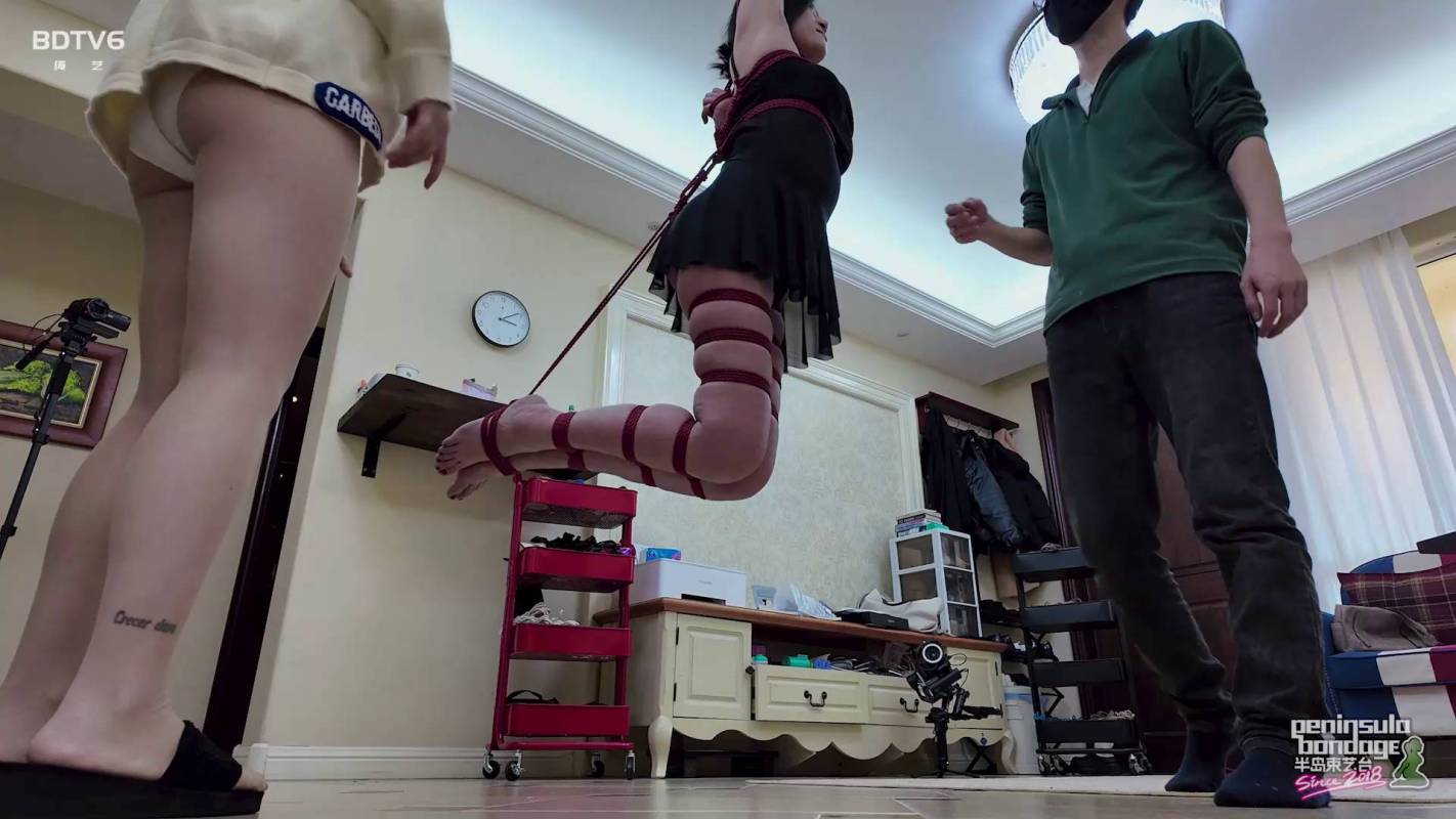 半岛束艺全部网站新作之强制敬礼~苏子！在线看！